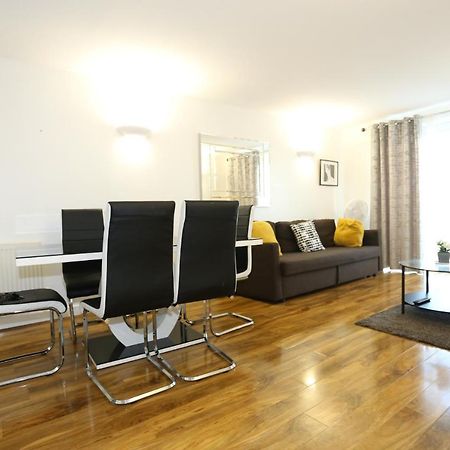 Lovely View 2 Beds 2 Bath Apartment, London Bagian luar foto