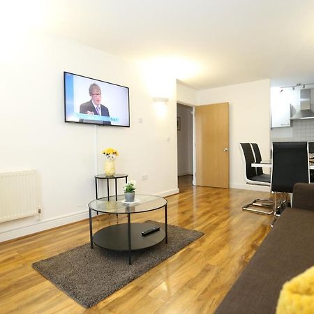 Lovely View 2 Beds 2 Bath Apartment, London Bagian luar foto