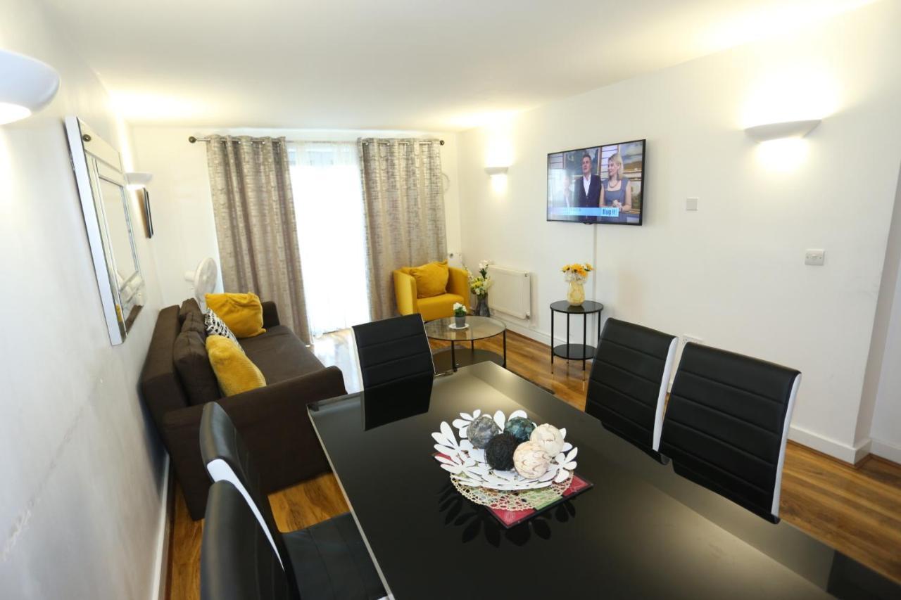 Lovely View 2 Beds 2 Bath Apartment, London Bagian luar foto