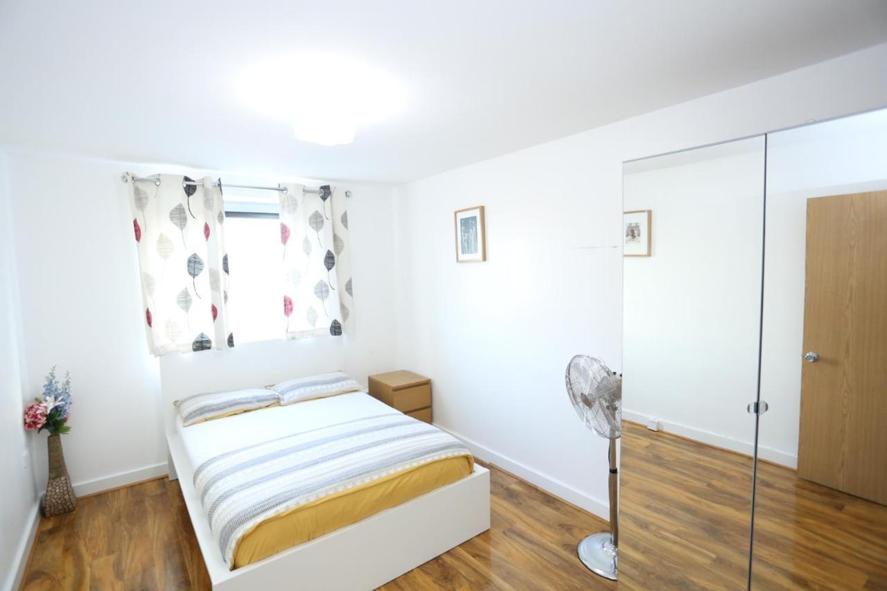 Lovely View 2 Beds 2 Bath Apartment, London Bagian luar foto