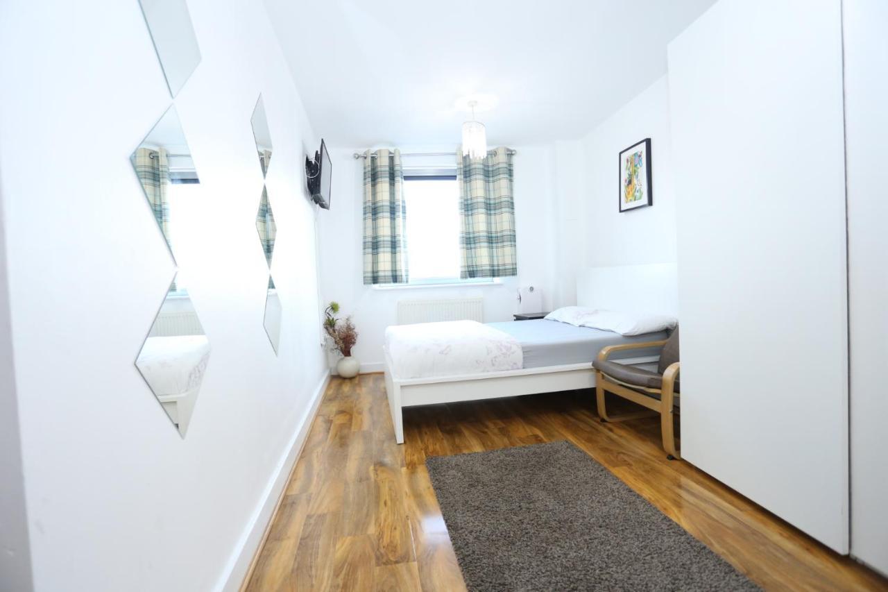 Lovely View 2 Beds 2 Bath Apartment, London Bagian luar foto