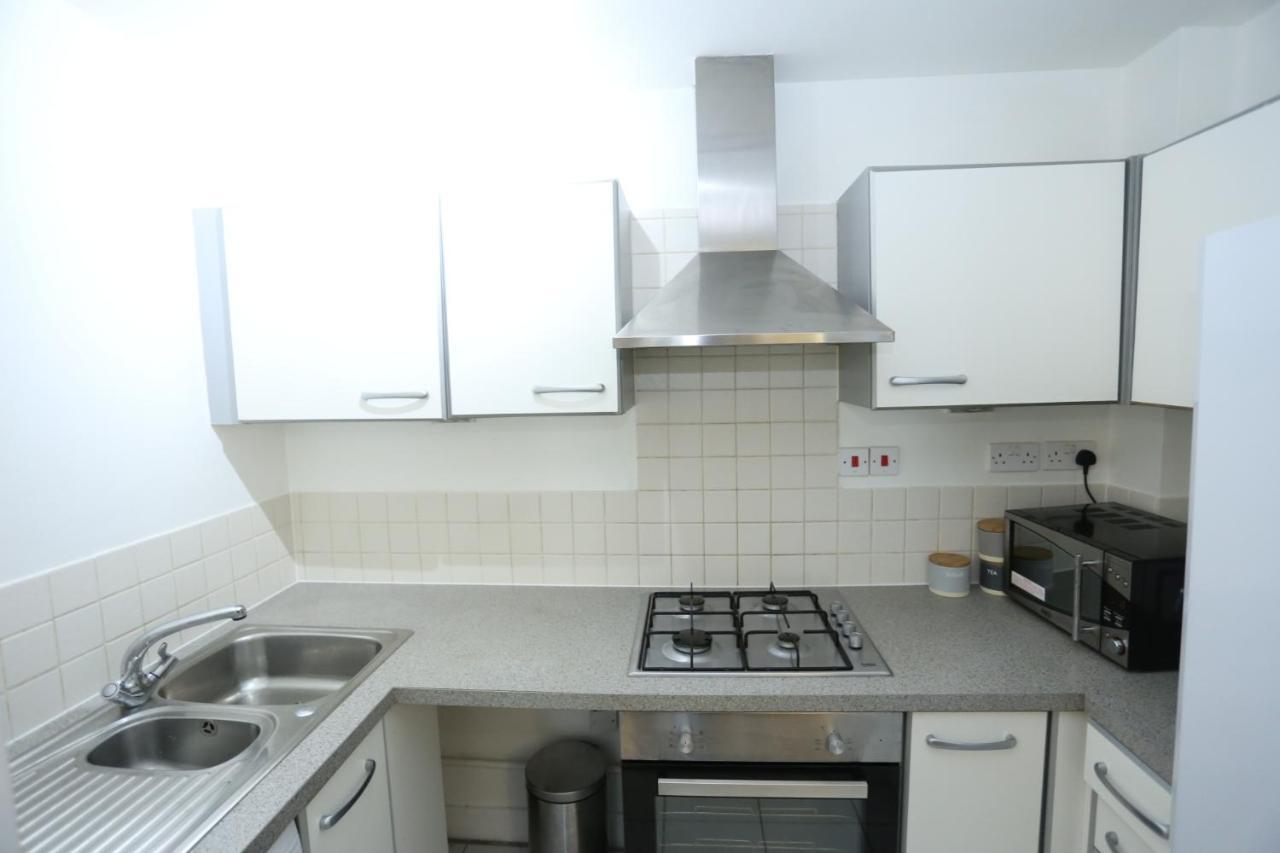 Lovely View 2 Beds 2 Bath Apartment, London Bagian luar foto