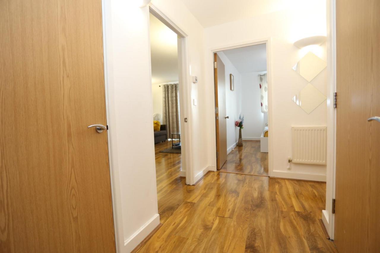 Lovely View 2 Beds 2 Bath Apartment, London Bagian luar foto