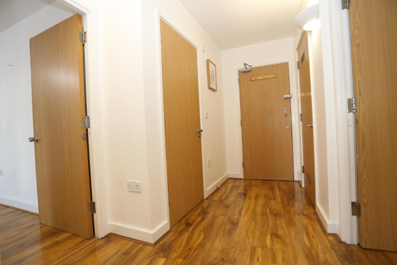 Lovely View 2 Beds 2 Bath Apartment, London Bagian luar foto