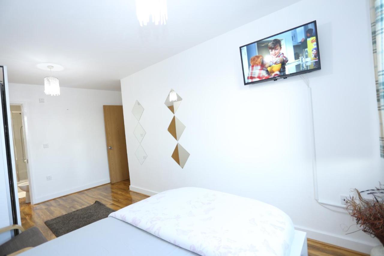 Lovely View 2 Beds 2 Bath Apartment, London Bagian luar foto